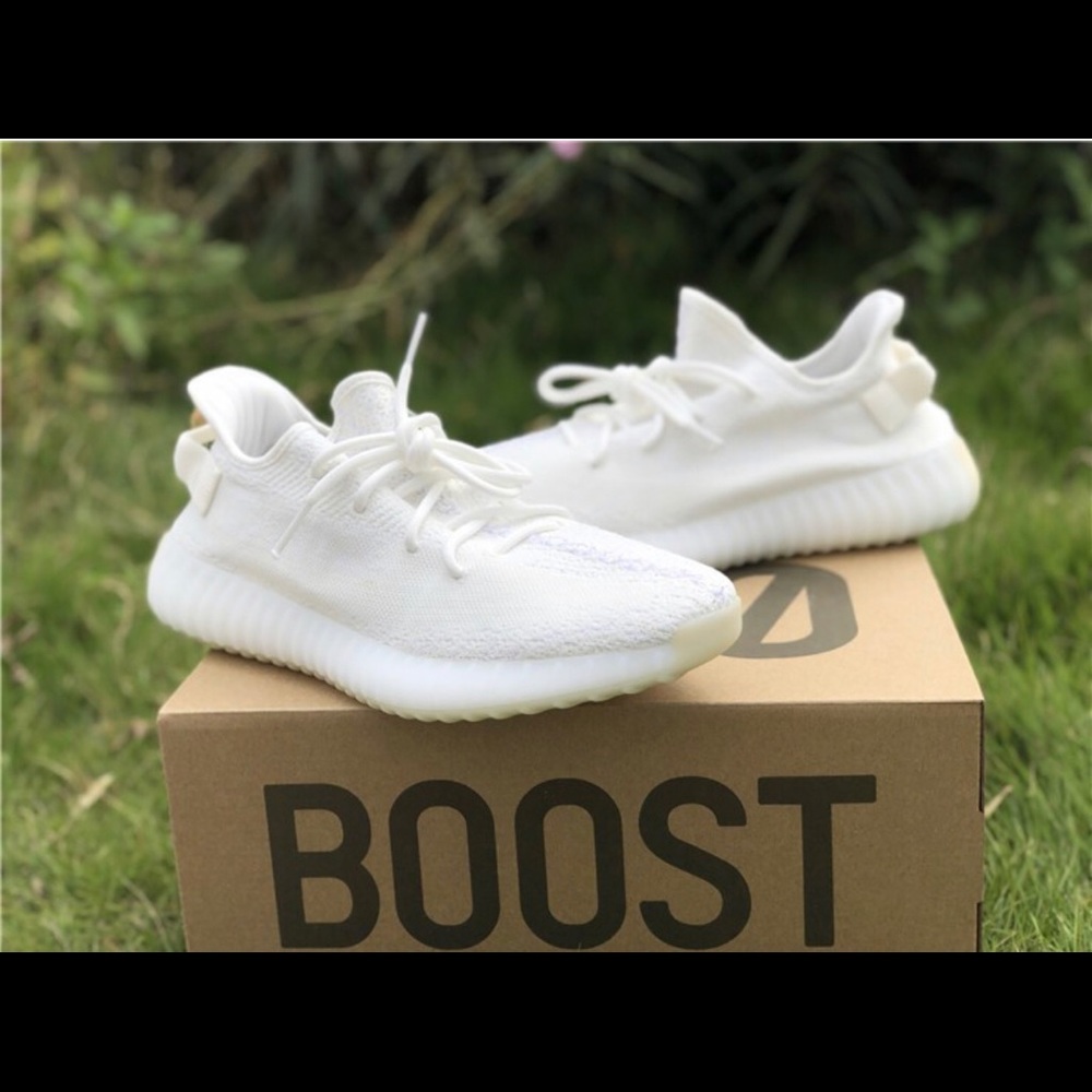 💰💲💲💲SOLD💲💲💲💲💰Yezzy triple white